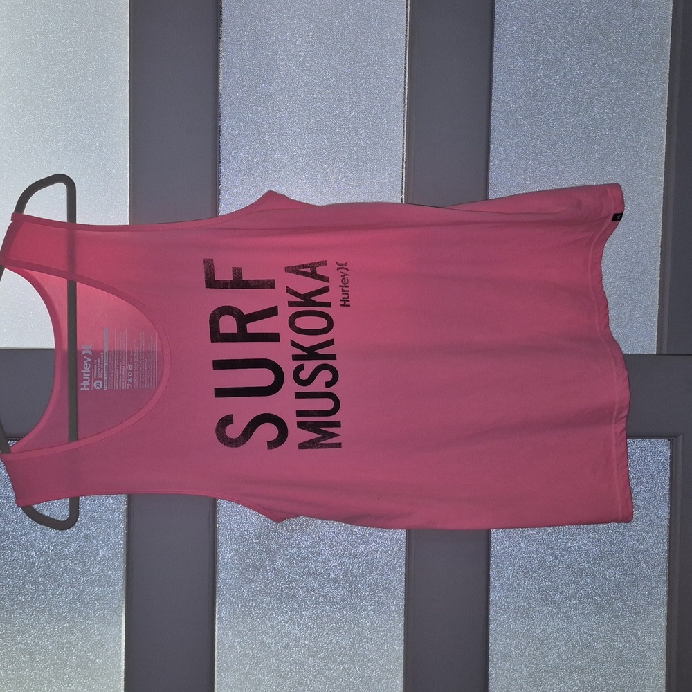 Hurley surf tank